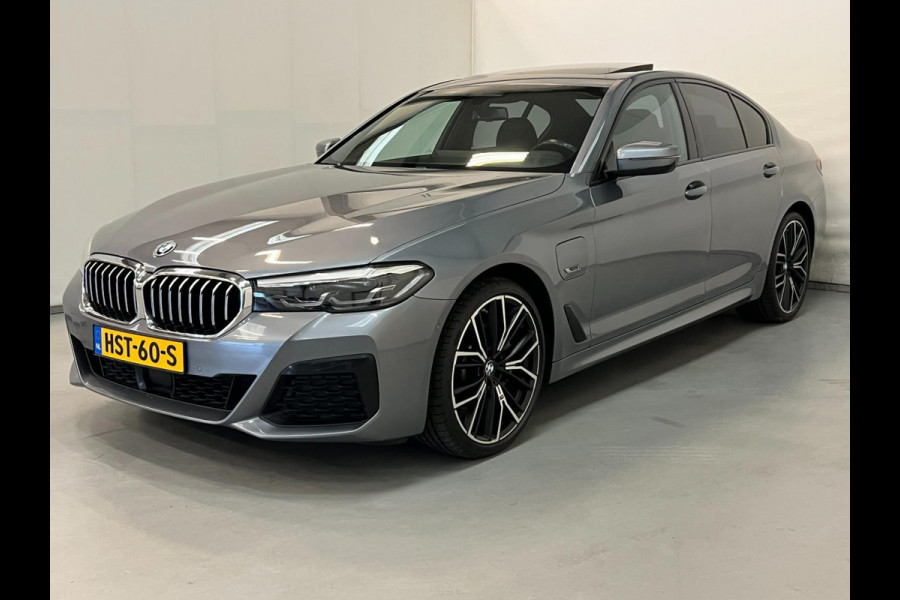 BMW 5 Serie 530e M Sport / Schuifdak / BTW / 20" LM / CarPlay