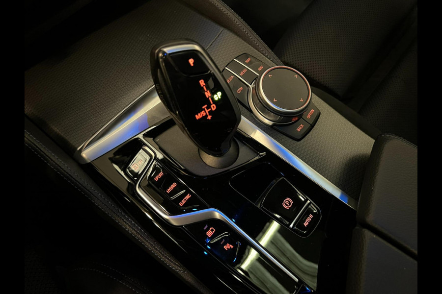 BMW 5 Serie 530e M Sport / Schuifdak / BTW / 20" LM / CarPlay