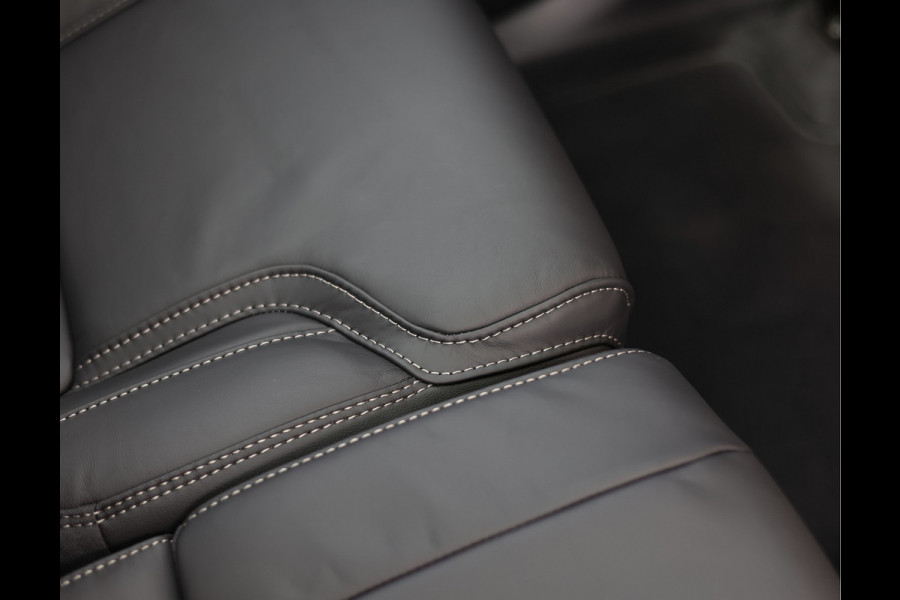 Volvo XC90 T8 AWD Ultra Dark | Platinum Grey - Direct beschikbaar!