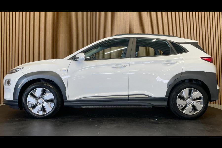 Hyundai Kona EV Comfort 64 kWh|FACELIFT|3-FASE|ACC|CAMERA|CARPLAY|NAVI|NL- AUTO|NAP|INCL. BTW|1e EIG.|