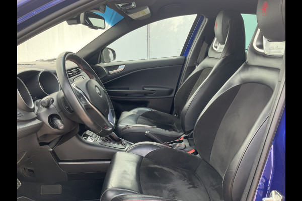 Alfa Romeo Giulietta 1.750 Turbo 241pk Veloce Automaat Carbon Carplay Sport-Stoelen Nav/Cruise Voll.Onderhouden!