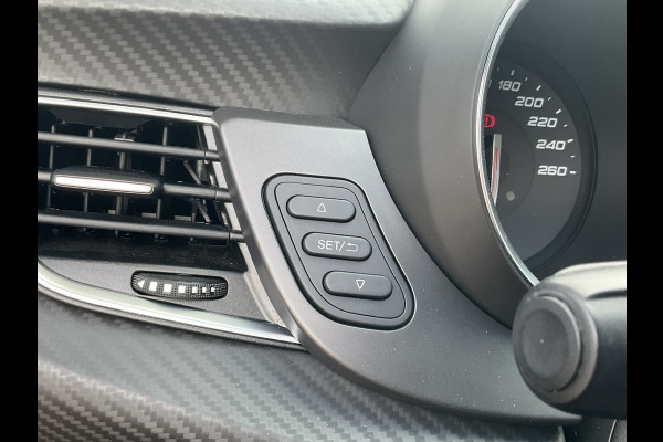 Alfa Romeo Giulietta 1.750 Turbo 241pk Veloce Automaat Carbon Carplay Sport-Stoelen Nav/Cruise Voll.Onderhouden!