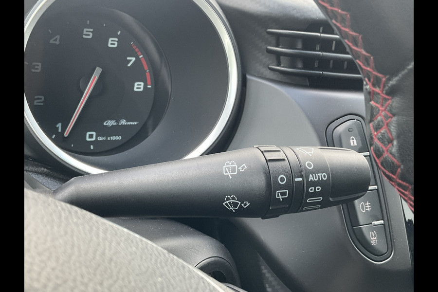 Alfa Romeo Giulietta 1.750 Turbo 241pk Veloce Automaat Carbon Carplay Sport-Stoelen Nav/Cruise Voll.Onderhouden!