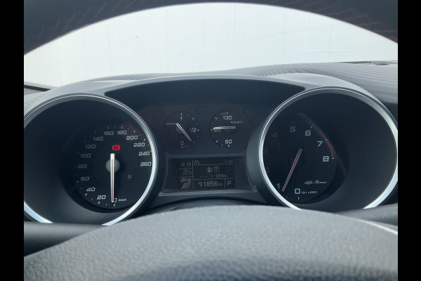 Alfa Romeo Giulietta 1.750 Turbo 241pk Veloce Automaat Carbon Carplay Sport-Stoelen Nav/Cruise Voll.Onderhouden!