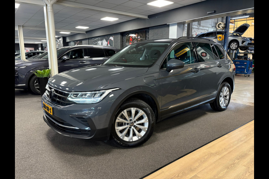 Volkswagen Tiguan 1.4 TSI eHybrid comfort Business+/navi/camera/apple carplay/boeken