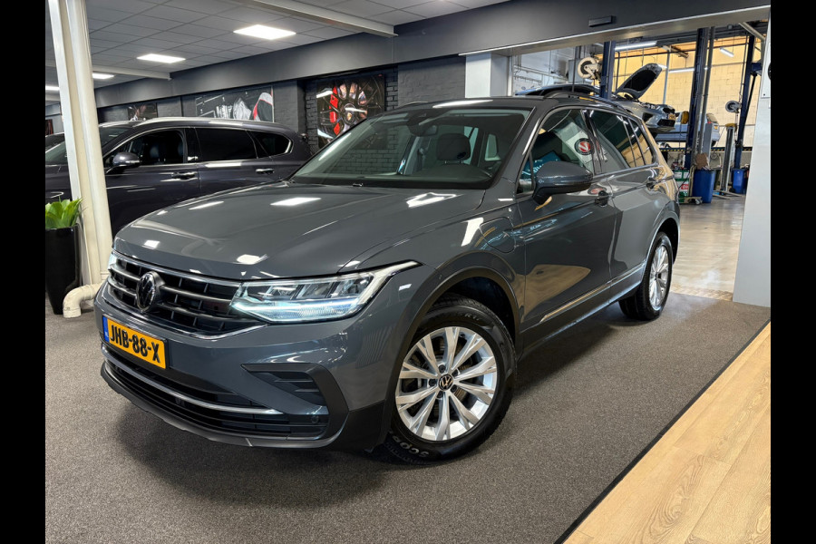 Volkswagen Tiguan 1.4 TSI eHybrid comfort Business+/navi/camera/apple carplay/boeken