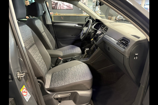 Volkswagen Tiguan 1.4 TSI eHybrid comfort Business+/navi/camera/apple carplay/boeken
