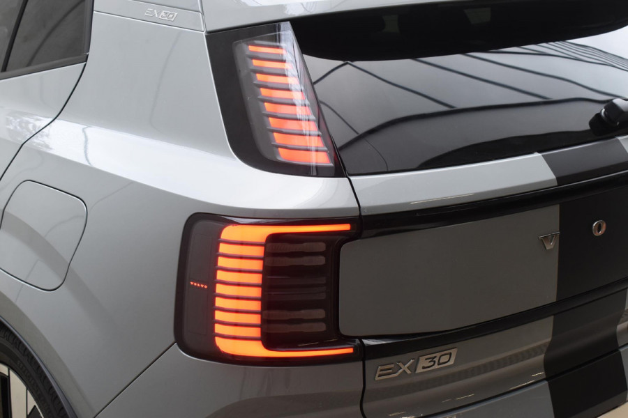 Volvo EX30 272PK Ext. Range Core / Adaptieve Cruise Control/ Climate Pack / Extra getint glas / Dodehoek Detectie / Parkeersensoren/ Achteruitrijcamera/ Warmtepomp/ Google Services/