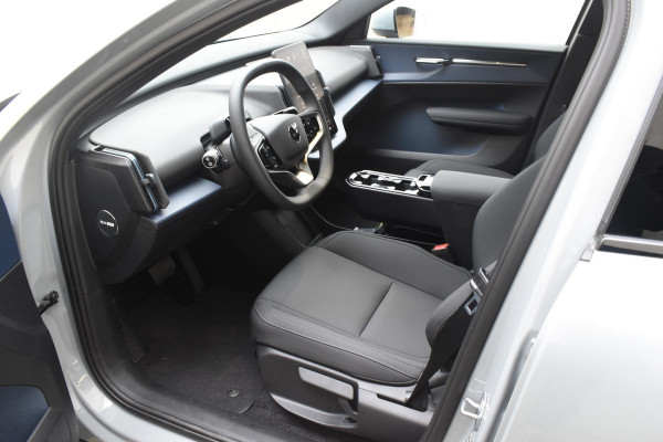 Volvo EX30 272PK Ext. Range Core / Adaptieve Cruise Control/ Climate Pack / Extra getint glas / Dodehoek Detectie / Parkeersensoren/ Achteruitrijcamera/ Warmtepomp/ Google Services/