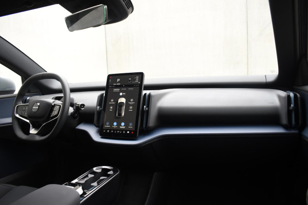 Volvo EX30 272PK Ext. Range Core / Adaptieve Cruise Control/ Climate Pack / Extra getint glas / Dodehoek Detectie / Parkeersensoren/ Achteruitrijcamera/ Warmtepomp/ Google Services/