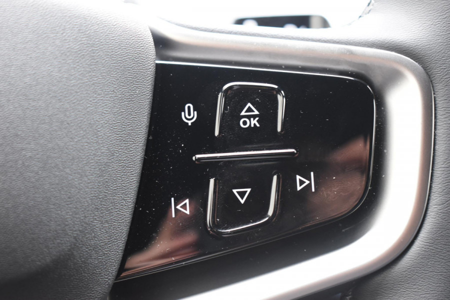 Volvo EX30 272PK Ext. Range Core / Adaptieve Cruise Control/ Climate Pack / Extra getint glas / Dodehoek Detectie / Parkeersensoren/ Achteruitrijcamera/ Warmtepomp/ Google Services/