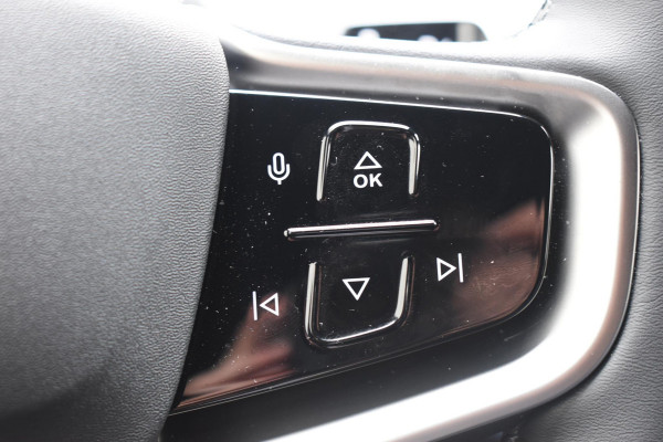 Volvo EX30 272PK Ext. Range Core / Adaptieve Cruise Control/ Climate Pack / Extra getint glas / Dodehoek Detectie / Parkeersensoren/ Achteruitrijcamera/ Warmtepomp/ Google Services/