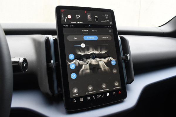 Volvo EX30 272PK Ext. Range Core / Adaptieve Cruise Control/ Climate Pack / Extra getint glas / Dodehoek Detectie / Parkeersensoren/ Achteruitrijcamera/ Warmtepomp/ Google Services/