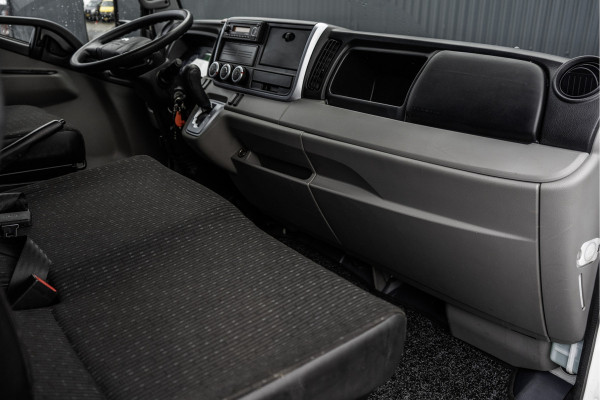 FUSO Canter 3C15 | Bakwagen met laadklep | Automaat | 1000KG Laadklep | Airco