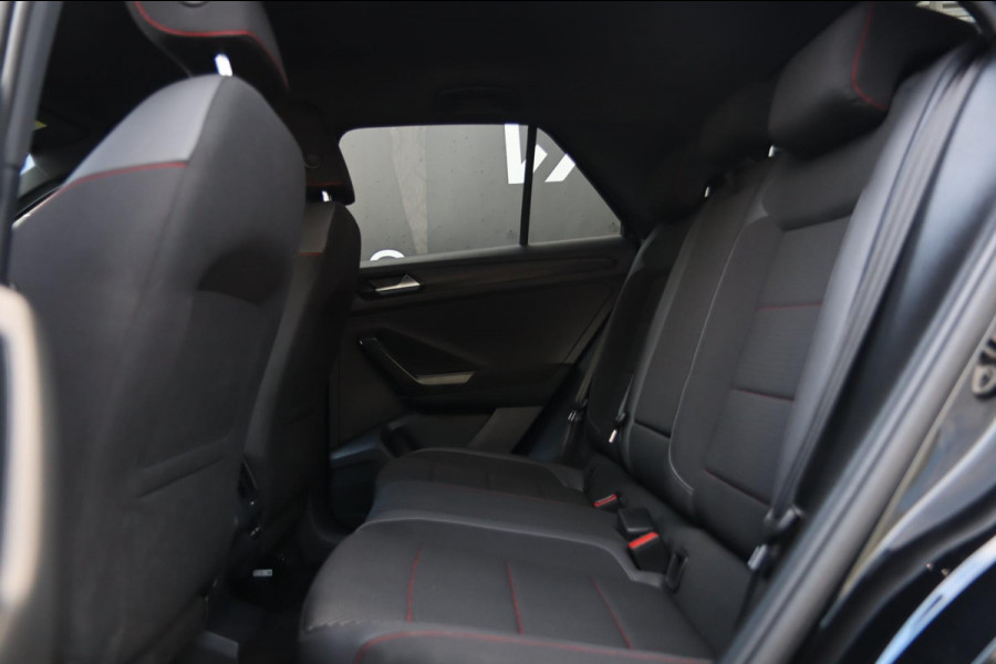 Volkswagen T-Roc 1.5 TSI R-Line / VIRTUAL / CAMERA / ACC / CARPLAY / STOELVERW