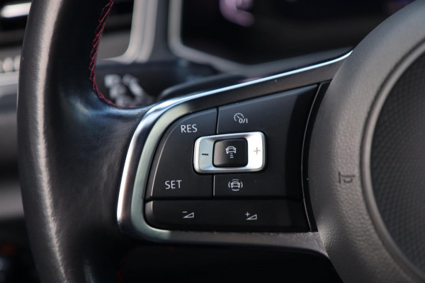 Volkswagen T-Roc 1.5 TSI R-Line / VIRTUAL / CAMERA / ACC / CARPLAY / STOELVERW