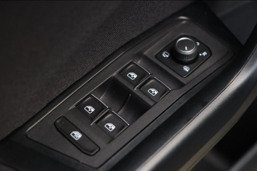 Volkswagen T-Roc 1.5 TSI R-Line / VIRTUAL / CAMERA / ACC / CARPLAY / STOELVERW