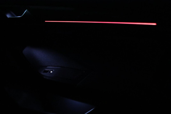 Volkswagen T-Roc 1.5 TSI R-Line / VIRTUAL / CAMERA / ACC / CARPLAY / STOELVERW