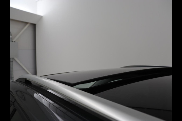 Volkswagen Golf 1.0 TSI Comfortline Business | Panoramadak | Trekhaak | Stoelverwarming | Full LED | Camera | Park Assist | Carplay | Navigatie | Adaptive cruise | DAB | Massage | Climate control