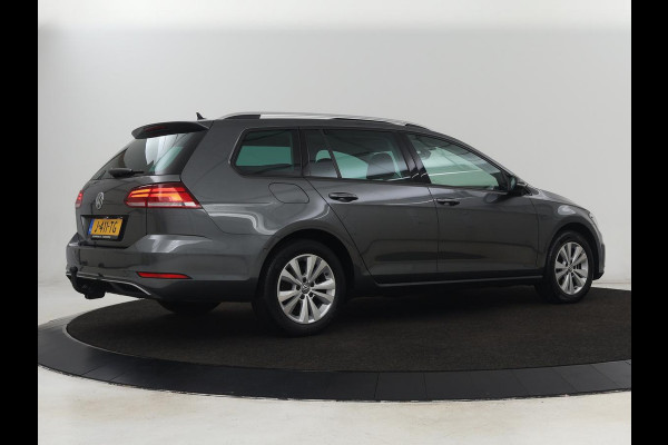 Volkswagen Golf 1.0 TSI Comfortline Business | Panoramadak | Trekhaak | Stoelverwarming | Full LED | Camera | Park Assist | Carplay | Navigatie | Adaptive cruise | DAB | Massage | Climate control