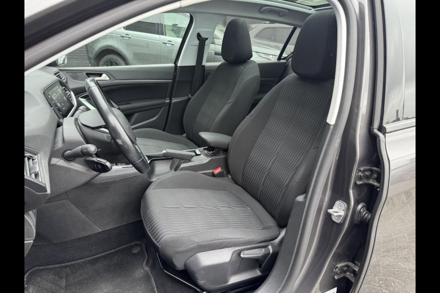 Peugeot 308 1.2 PureTech Blue Lion | Panoramadak | Navigatie | Lichtmetalen Velgen | Parkeersensoren |