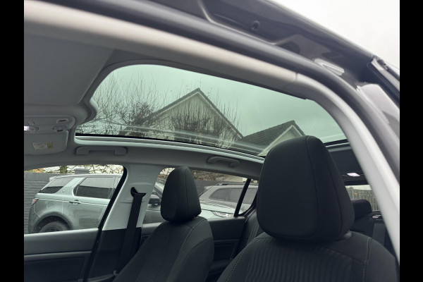 Peugeot 308 1.2 PureTech Blue Lion | Panoramadak | Navigatie | Lichtmetalen Velgen | Parkeersensoren |