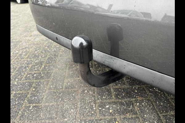 Peugeot 308 1.2 PureTech Blue Lion | Panoramadak | Navigatie | Lichtmetalen Velgen | Parkeersensoren |