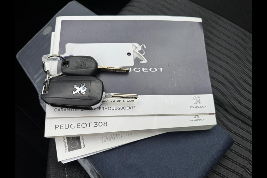 Peugeot 308 1.2 PureTech Blue Lion | Panoramadak | Navigatie | Lichtmetalen Velgen | Parkeersensoren |