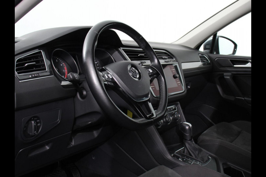 Volkswagen Tiguan Allspace 1.5 TSI DSG Comfortline 7p. | Climate Control | Camera | Parkeer sensoren | Trekhaak | Electrisch bedienbare achterklep | Stoelverwarming