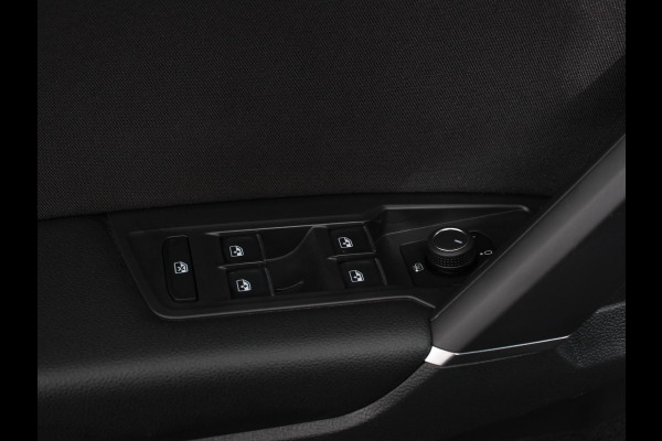 Volkswagen Tiguan Allspace 1.5 TSI DSG Comfortline 7p. | Climate Control | Camera | Parkeer sensoren | Trekhaak | Electrisch bedienbare achterklep | Stoelverwarming
