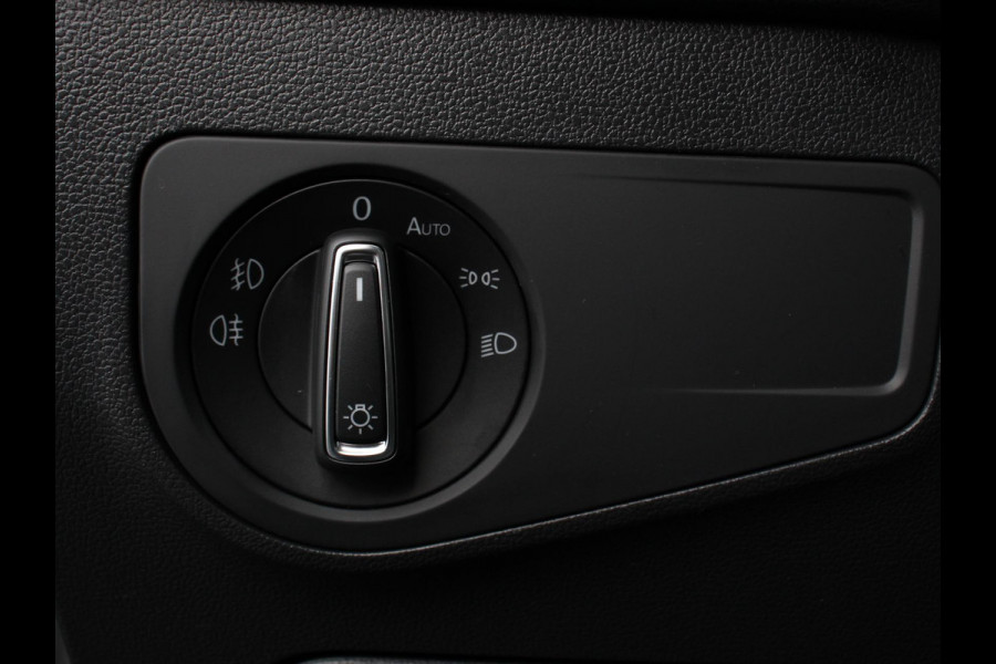 Volkswagen Tiguan Allspace 1.5 TSI DSG Comfortline 7p. | Climate Control | Camera | Parkeer sensoren | Trekhaak | Electrisch bedienbare achterklep | Stoelverwarming