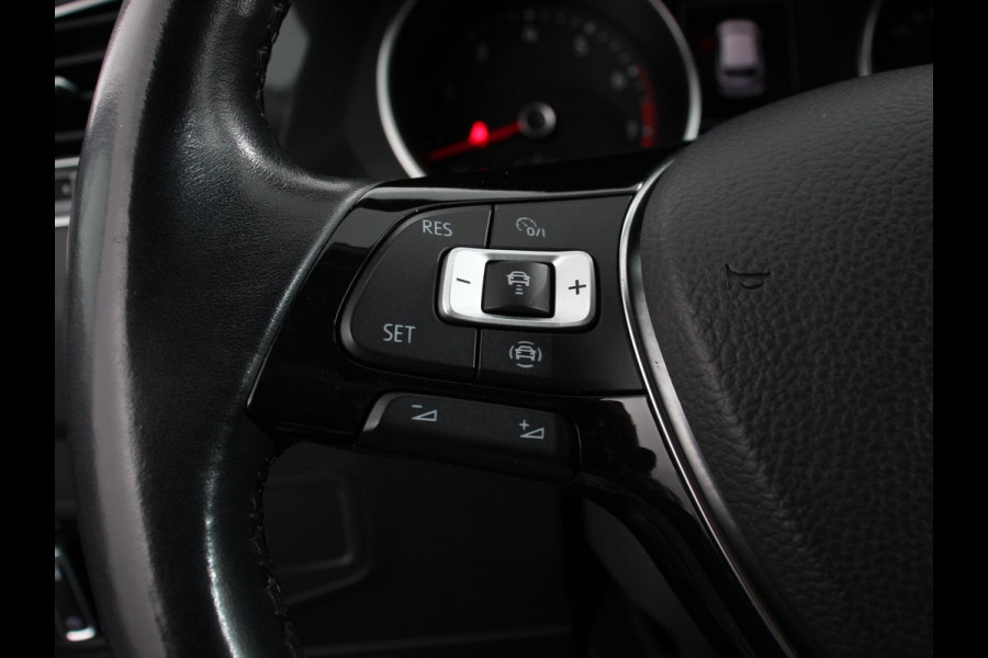 Volkswagen Tiguan Allspace 1.5 TSI DSG Comfortline 7p. | Climate Control | Camera | Parkeer sensoren | Trekhaak | Electrisch bedienbare achterklep | Stoelverwarming