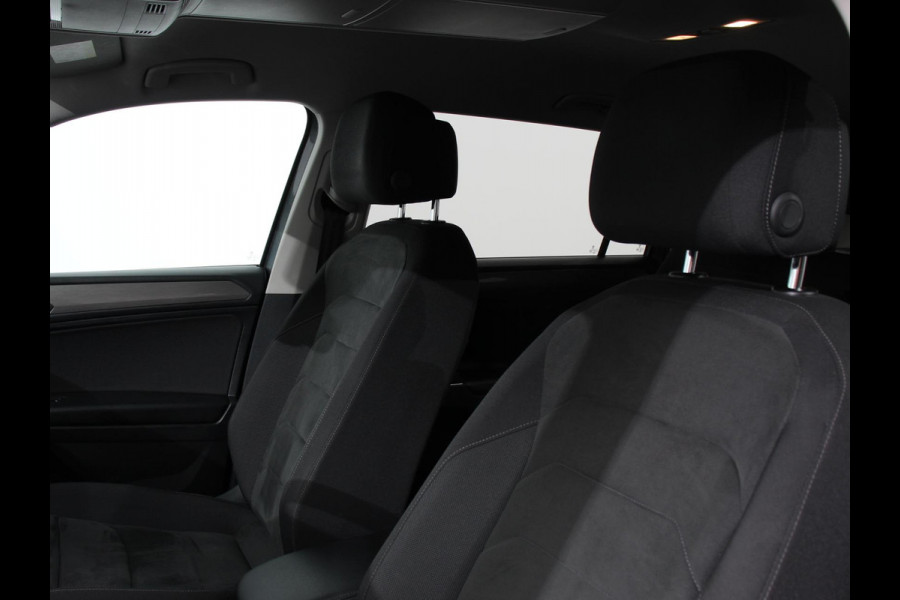 Volkswagen Tiguan Allspace 1.5 TSI DSG Comfortline 7p. | Climate Control | Camera | Parkeer sensoren | Trekhaak | Electrisch bedienbare achterklep | Stoelverwarming