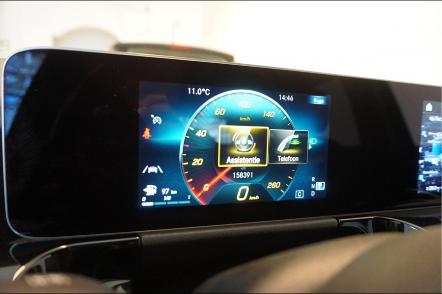 Mercedes-Benz B-Klasse 180 Business Solution Aut7 Night | NAP | Rijkelijk uitgevoerd | Apple Carplay | Camera | Parkeer assistent | Sportinterieur | Cruise + Lane | Sportvelgen | etc