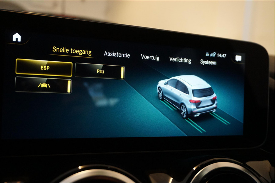 Mercedes-Benz B-Klasse 180 Business Solution Aut7 Night | NAP | Rijkelijk uitgevoerd | Apple Carplay | Camera | Parkeer assistent | Sportinterieur | Cruise + Lane | Sportvelgen | etc