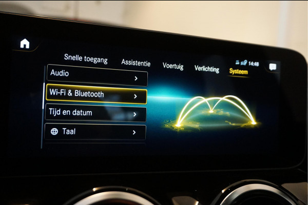 Mercedes-Benz B-Klasse 180 Business Solution Aut7 Night | NAP | Rijkelijk uitgevoerd | Apple Carplay | Camera | Parkeer assistent | Sportinterieur | Cruise + Lane | Sportvelgen | etc