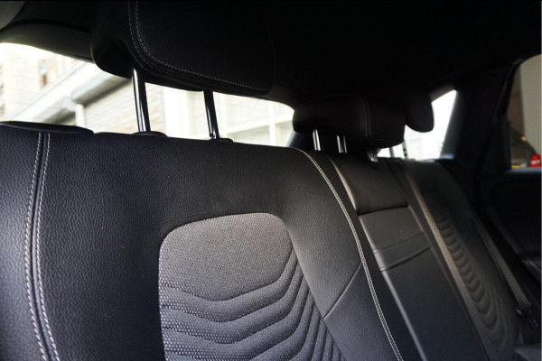 Mercedes-Benz B-Klasse 180 Business Solution Aut7 Night | NAP | Rijkelijk uitgevoerd | Apple Carplay | Camera | Parkeer assistent | Sportinterieur | Cruise + Lane | Sportvelgen | etc