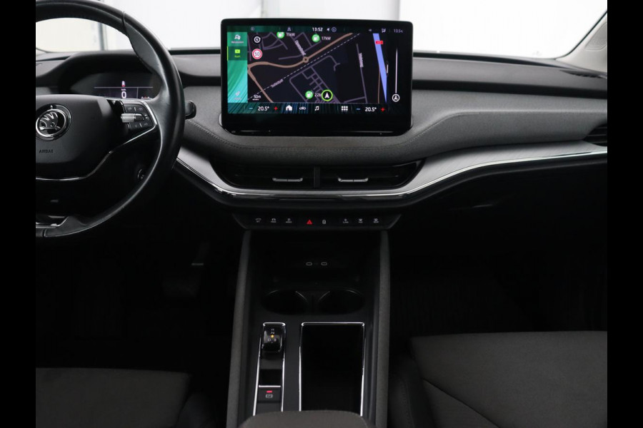 Škoda ENYAQ iV 80 | Trekhaak | Camera | Stuurverwarming | Carplay | Navigatie | 19'' | Full LED | Cruise control | Half leder | Parkeerhulp | Climate control