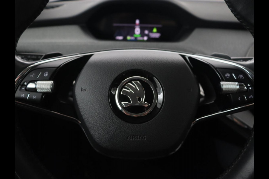 Škoda ENYAQ iV 80 | Trekhaak | Camera | Stuurverwarming | Carplay | Navigatie | 19'' | Full LED | Cruise control | Half leder | Parkeerhulp | Climate control