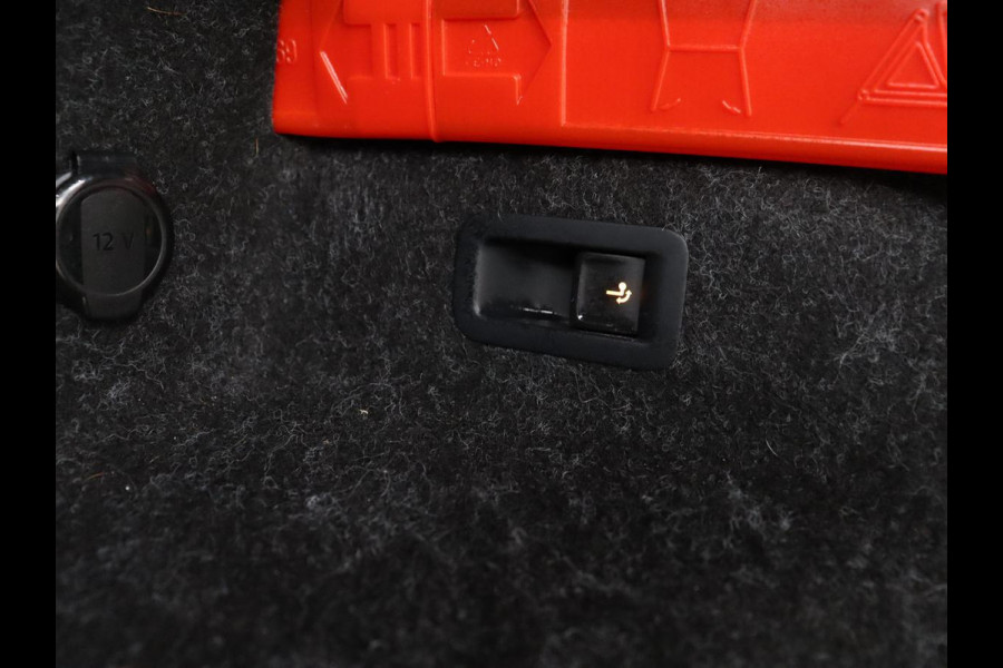 Škoda ENYAQ iV 80 | Trekhaak | Camera | Stuurverwarming | Carplay | Navigatie | 19'' | Full LED | Cruise control | Half leder | Parkeerhulp | Climate control