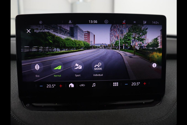 Škoda ENYAQ iV 80 | Trekhaak | Camera | Stuurverwarming | Carplay | Navigatie | 19'' | Full LED | Cruise control | Half leder | Parkeerhulp | Climate control