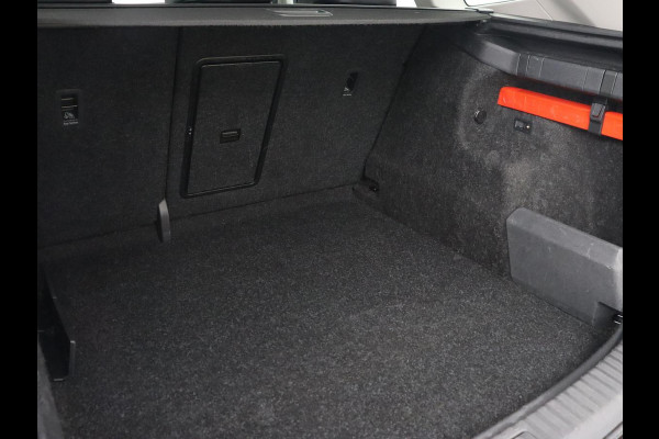 Škoda ENYAQ iV 80 | Trekhaak | Camera | Stuurverwarming | Carplay | Navigatie | 19'' | Full LED | Cruise control | Half leder | Parkeerhulp | Climate control