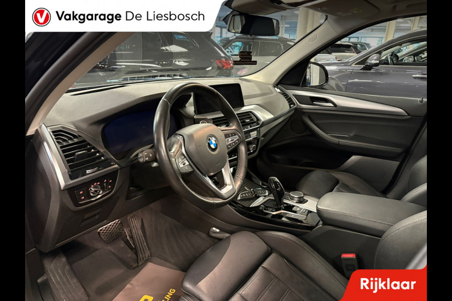 BMW X3 XDrive30e eDrive Edition / Panorama-dak / trekhaak / leder / head-up
