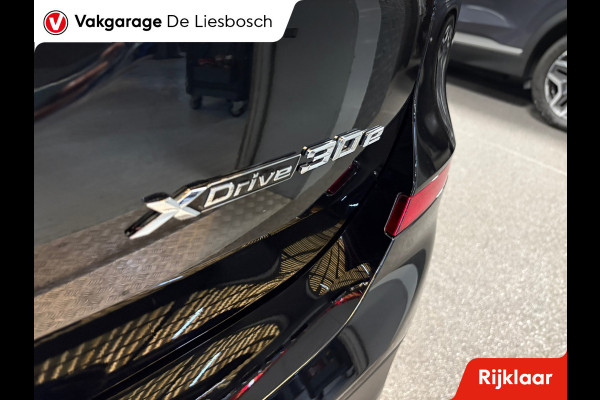 BMW X3 XDrive30e eDrive Edition / Panorama-dak / trekhaak / leder / head-up