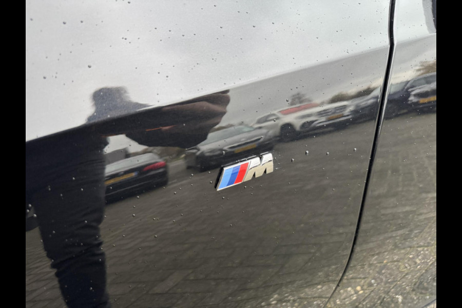 BMW 3 Serie Touring 320i High Executive M-Sport | Camera | Navigatie | DAB | 19 Inch Lichtmetalen Velgen | Lederen Bekleding |