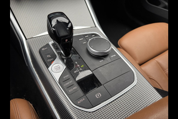 BMW 3 Serie Touring 320i High Executive M-Sport | Camera | Navigatie | DAB | 19 Inch Lichtmetalen Velgen | Lederen Bekleding |