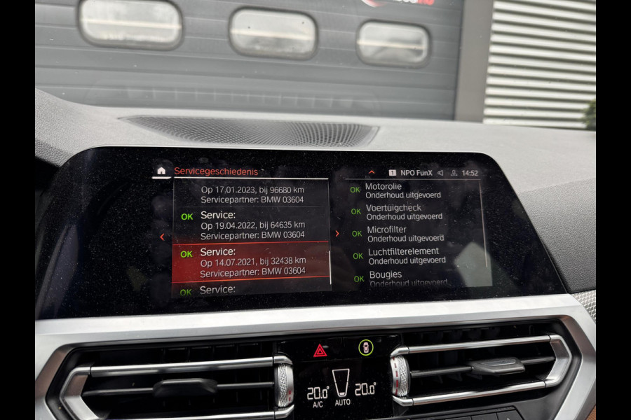 BMW 3 Serie Touring 320i High Executive M-Sport | Camera | Navigatie | DAB | 19 Inch Lichtmetalen Velgen | Lederen Bekleding |