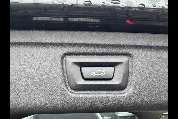 BMW 3 Serie Touring 320i High Executive M-Sport | Camera | Navigatie | DAB | 19 Inch Lichtmetalen Velgen | Lederen Bekleding |