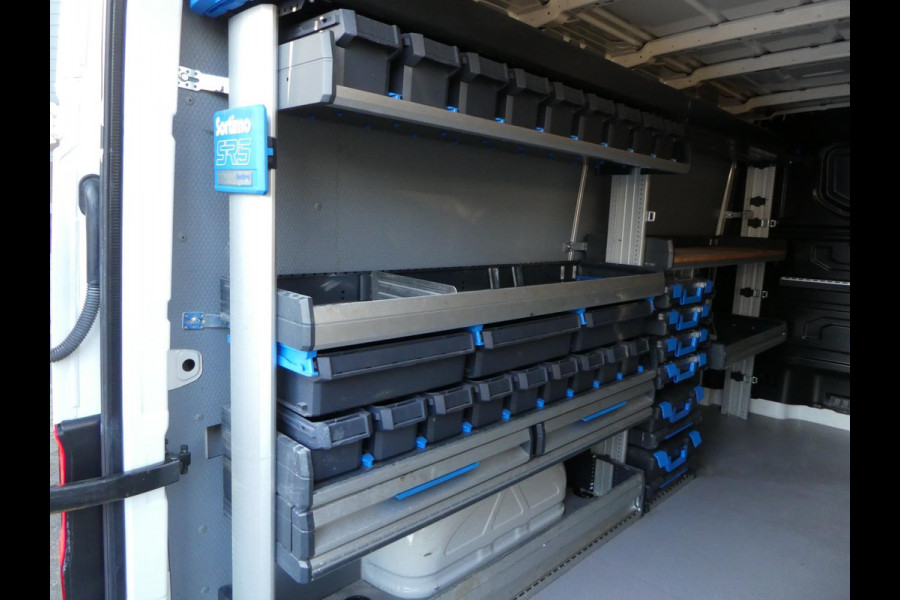 Volkswagen Crafter 35 2.0 TDI L3H2 (L2H1) airco automaat sortimo