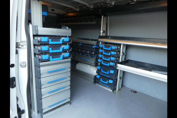 Volkswagen Crafter 35 2.0 TDI L3H2 (L2H1) airco automaat sortimo